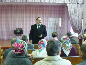 Глава Шумерлинского района поздравил ветеранов, встретился с населением